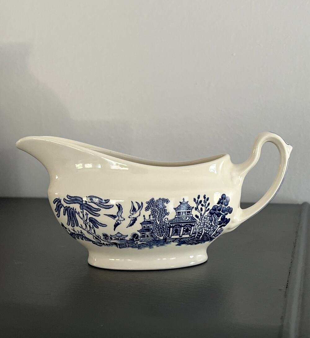 Churchill Blue Willow Pattern Gravy Boat Made In Romania French Country Style